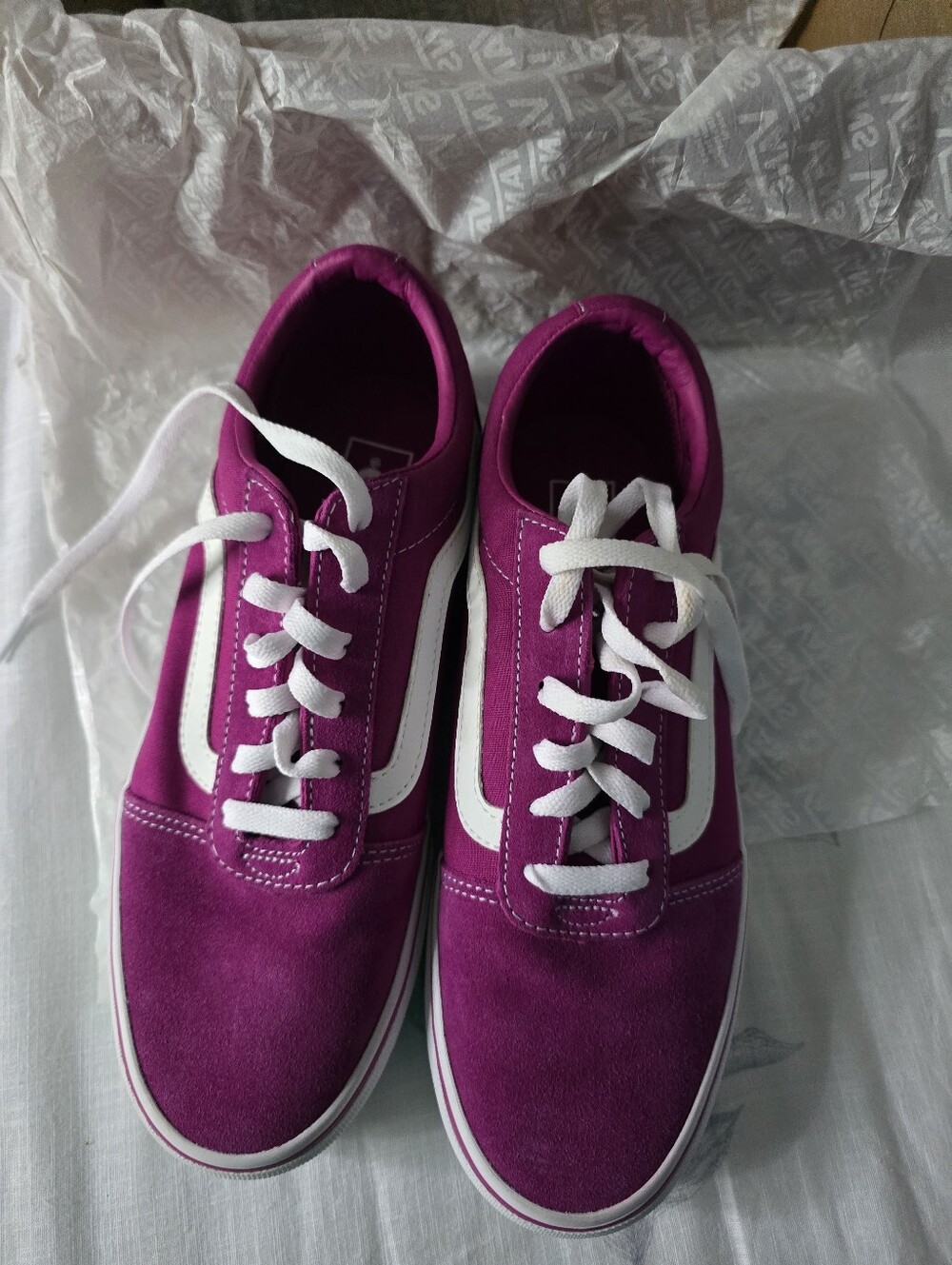 Vans Women’s Fuchsia Suede Low-Top Sneakers with White Stripe